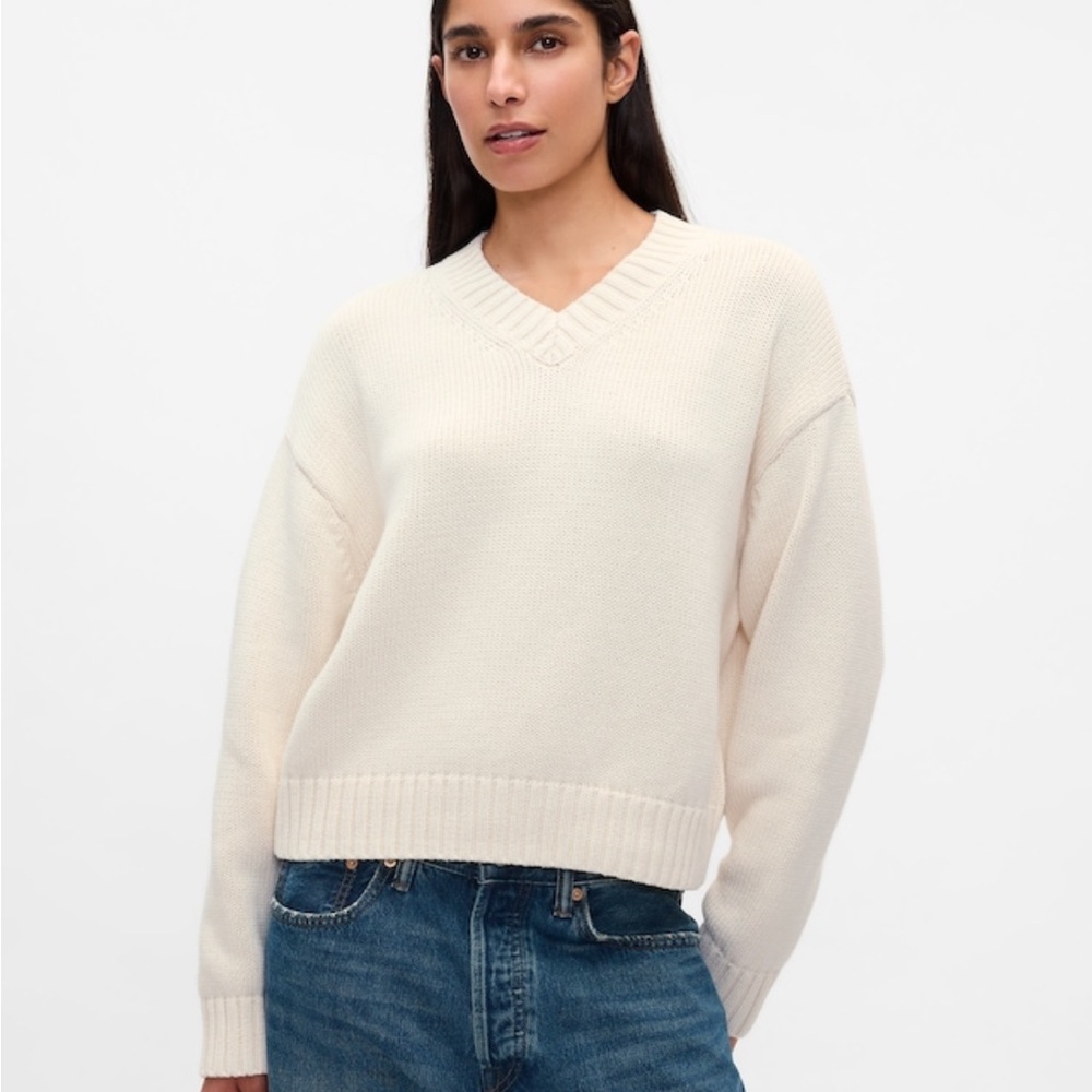 Gap oversized v neck sweater
